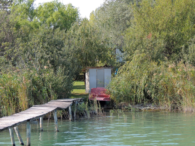 Balatonfüreden közvetlen vízparti, 750 m2-es, saját stéggel, kikötés… 4