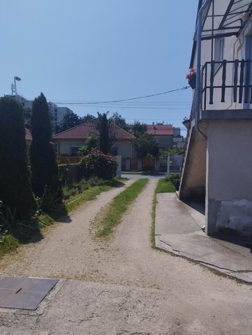 Veszprém Cholnoky városrész kertvárosában 83 m2 fszt.téglalakás eladó. 14